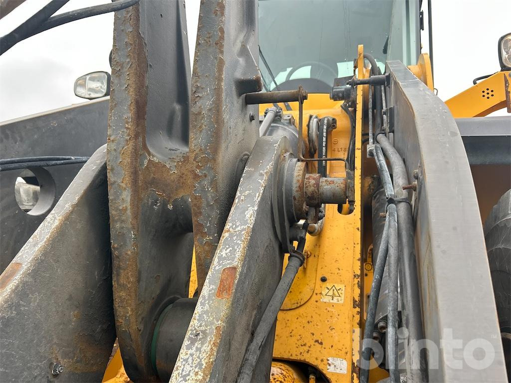 Wheel loader VOLVO L110H: picture 23