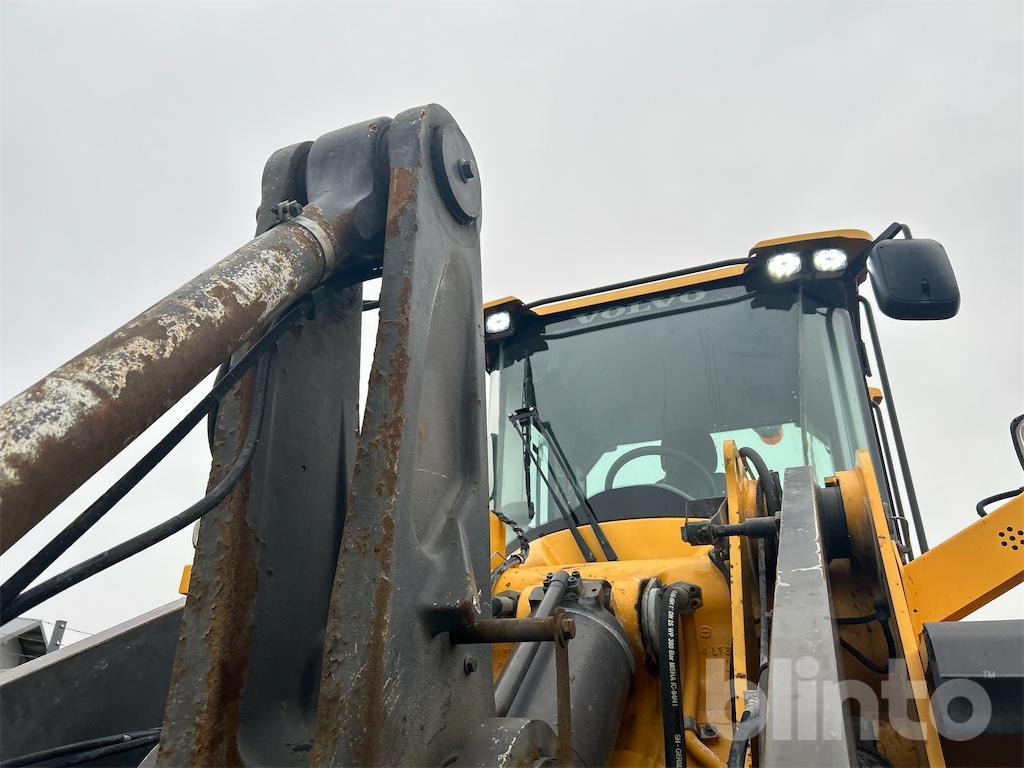 Wheel loader VOLVO L110H: picture 24