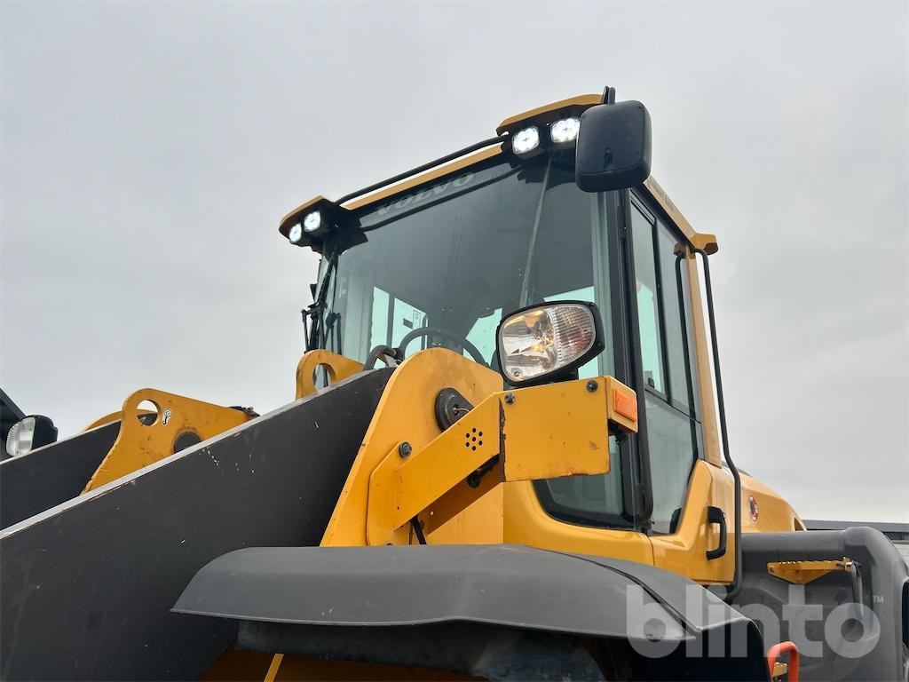 Wheel loader VOLVO L110H: picture 19